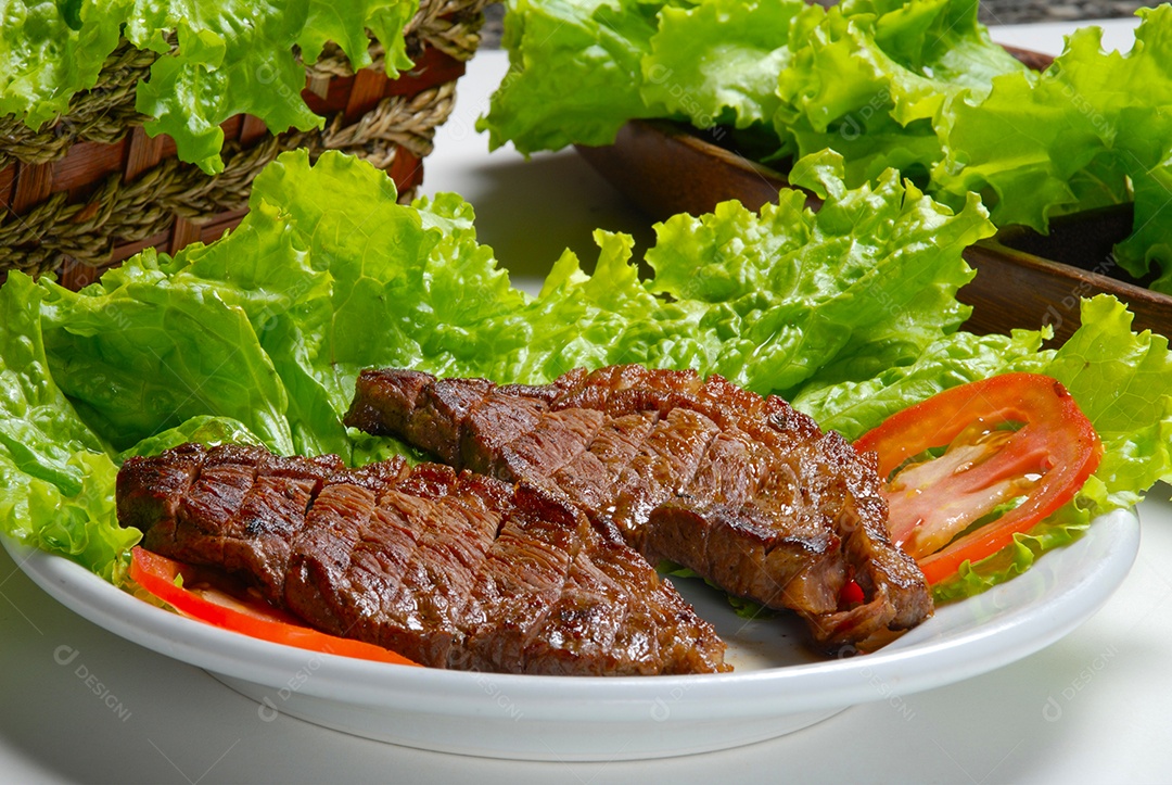 Picanha assada com salada