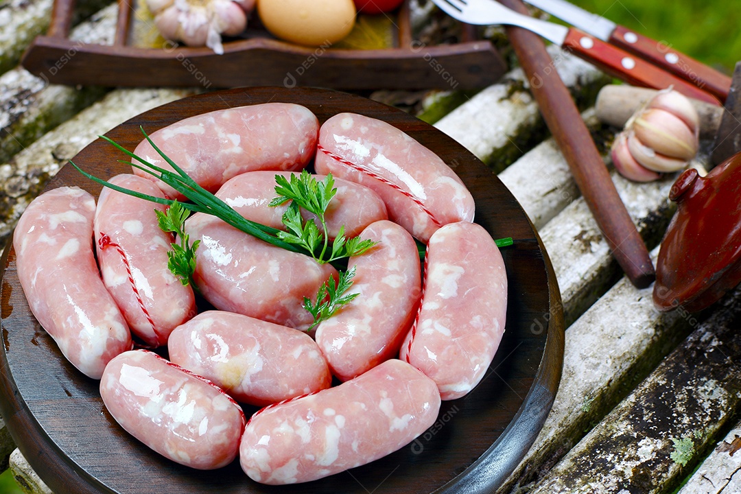 Salsicha crua fresca