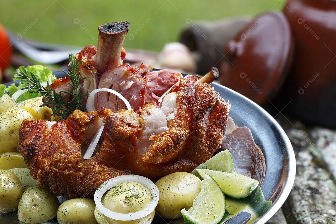 Joelho de porco defumado