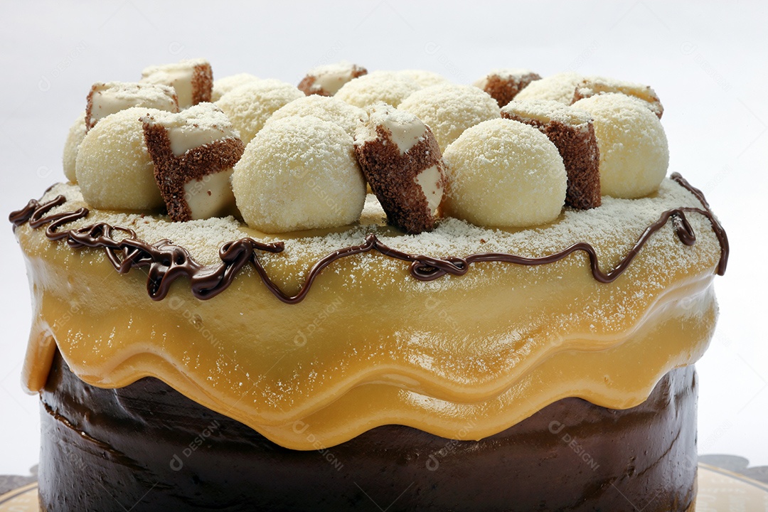 Bolo de chocolate com doce de leite