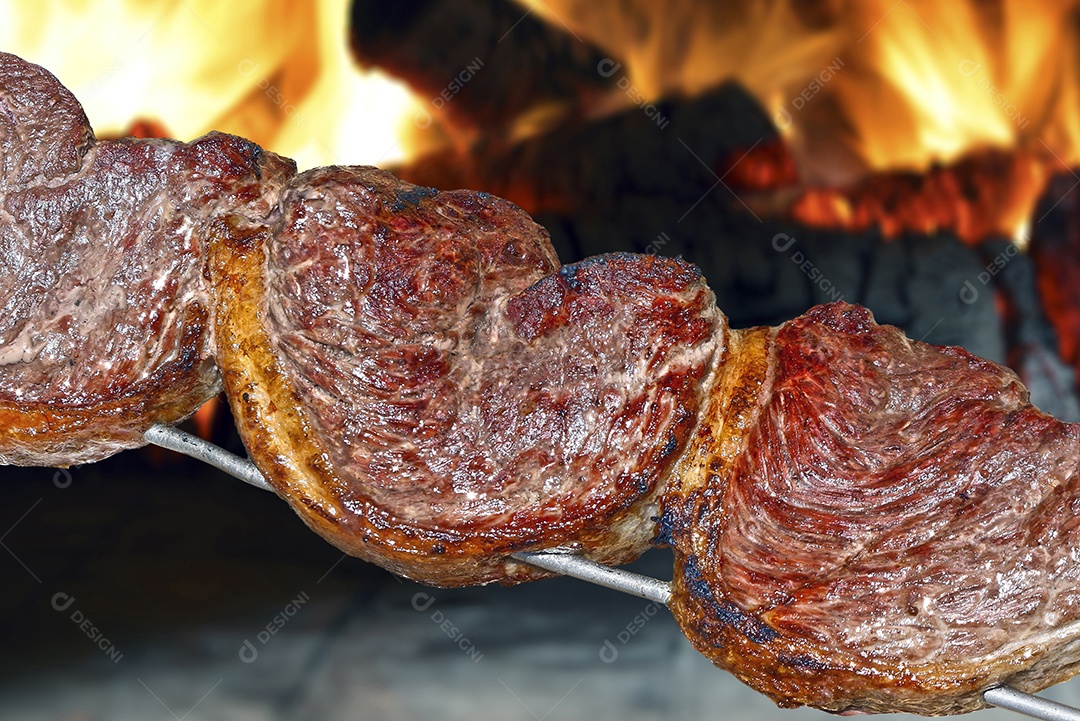 Espeto de picanha assado e suculento