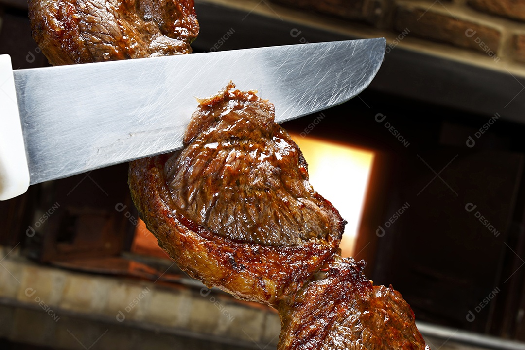 Churrasco de picanha no espeto
