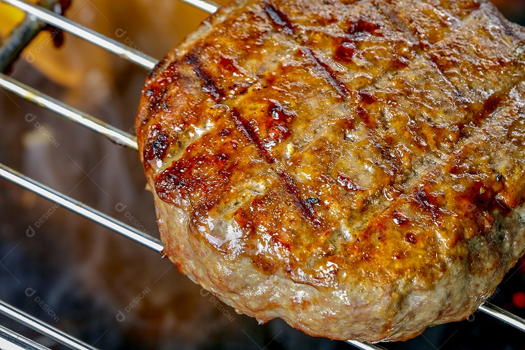 Churrasco no carvão