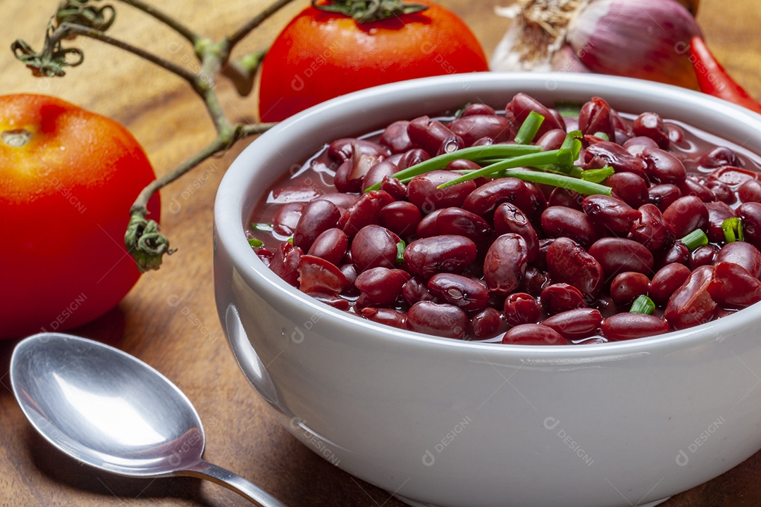 Tigela com feijão de caldo delicioso