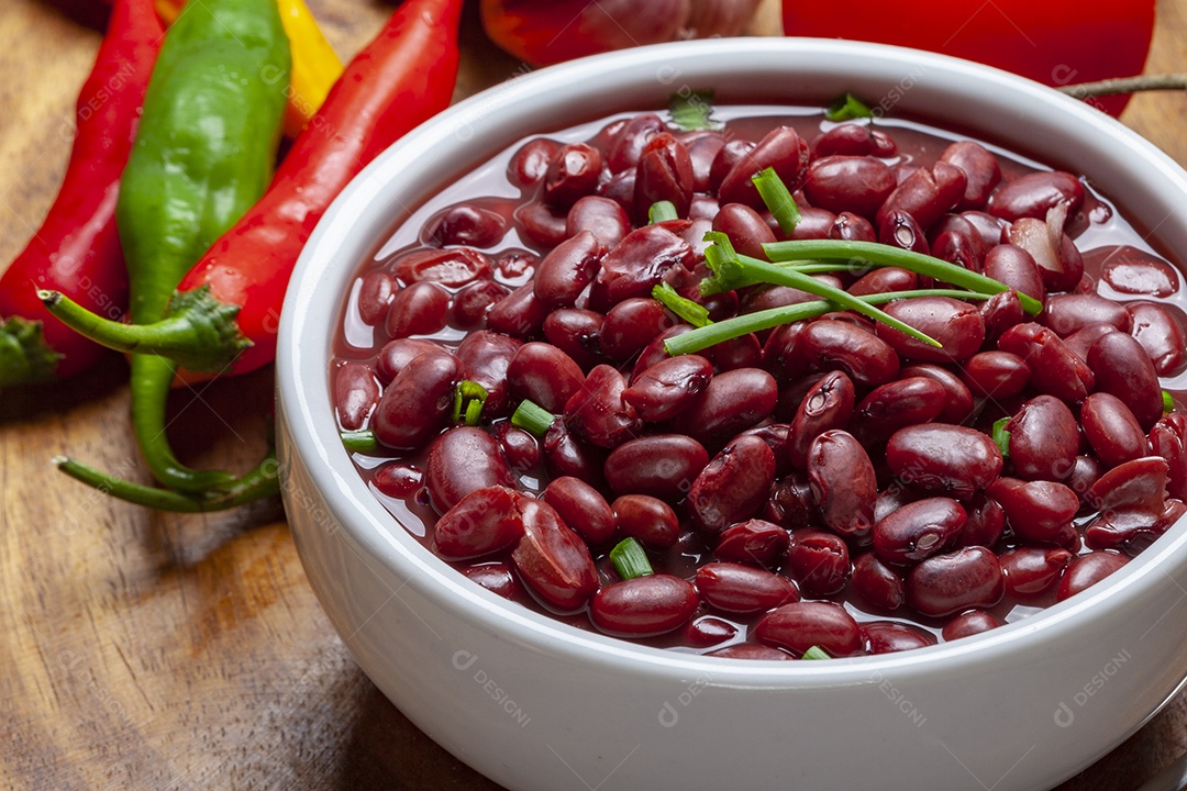 Tigela com feijão cozido delicioso