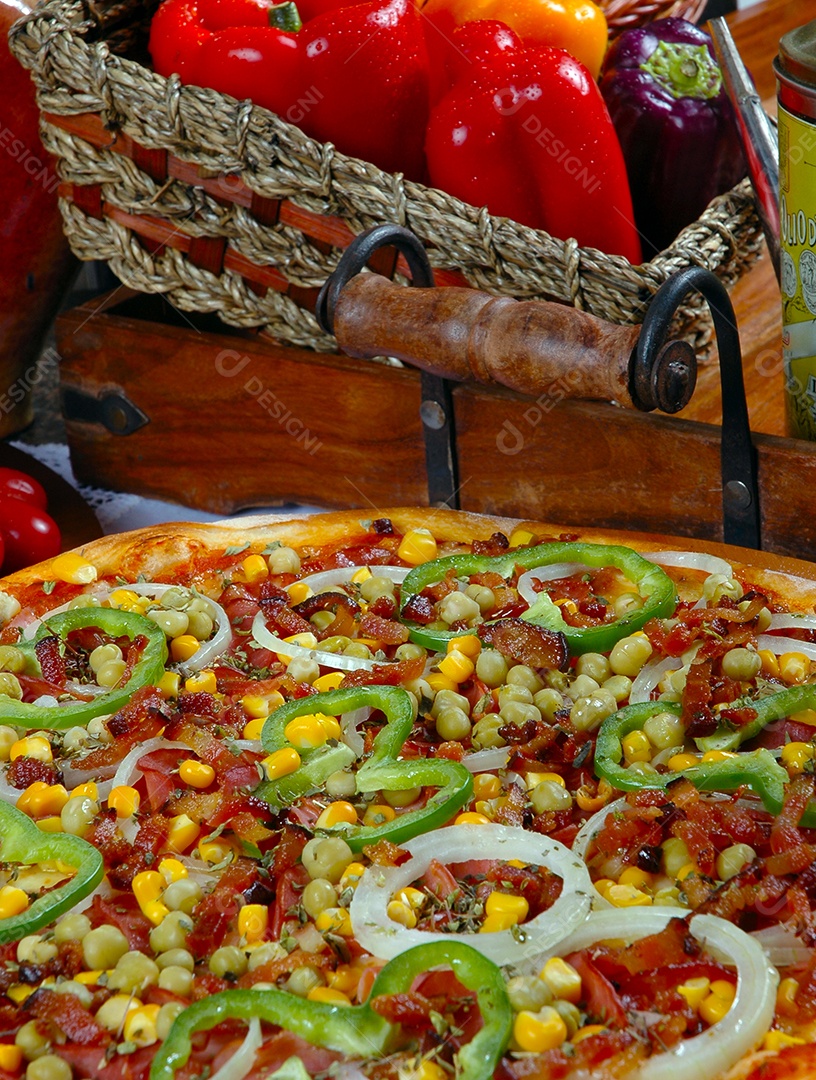 Pizza com milho bacon chili cebola ervilha