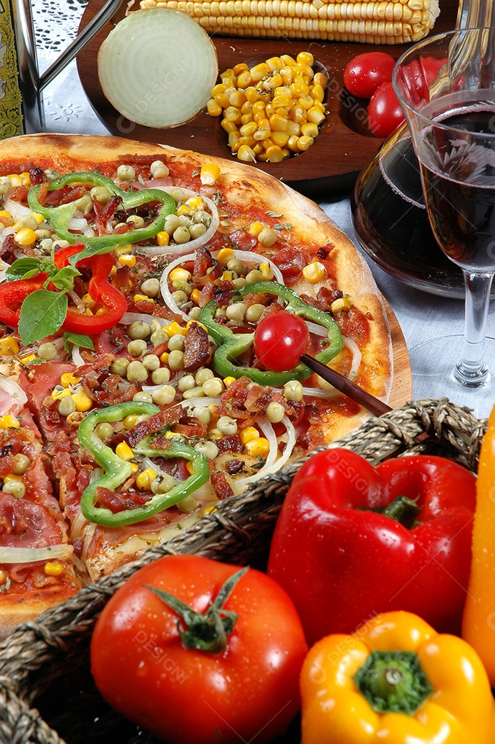 Pizza com milho bacon chili cebola ervilha