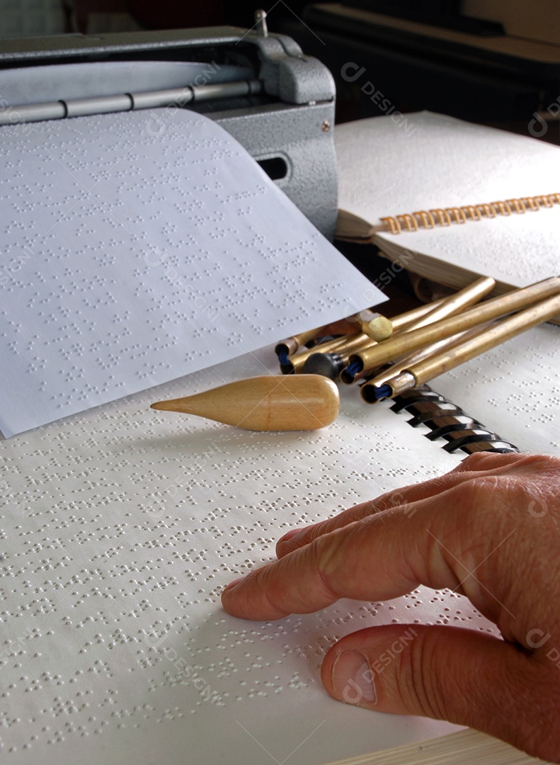 Escrita em máquina Braille