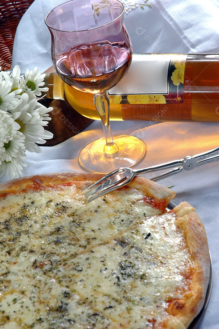 Deliciosa fatia de pizza de mussarela