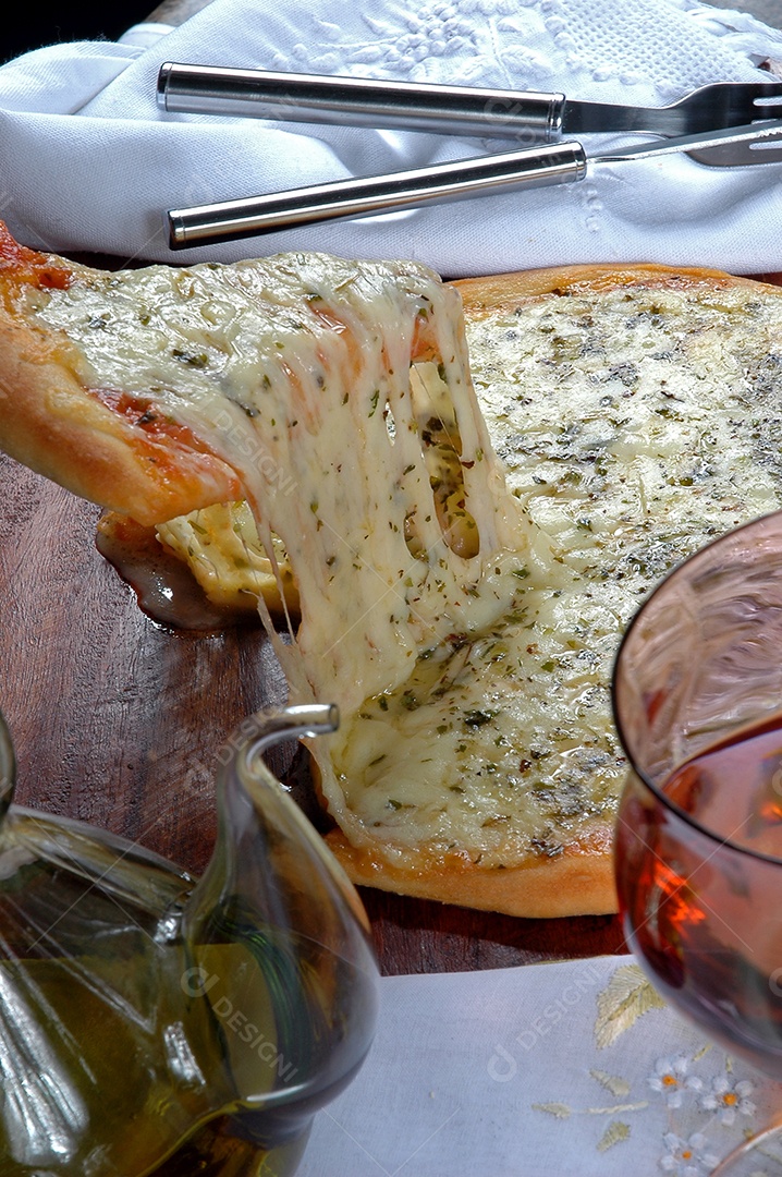 Deliciosa pizza de mussarela