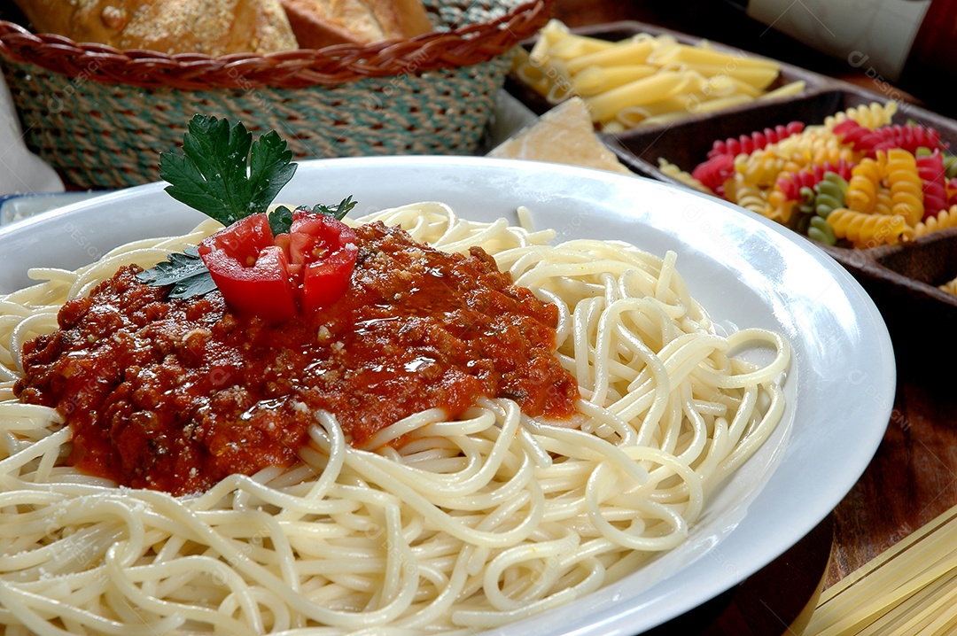 Espaguete com molho à bolonhesa