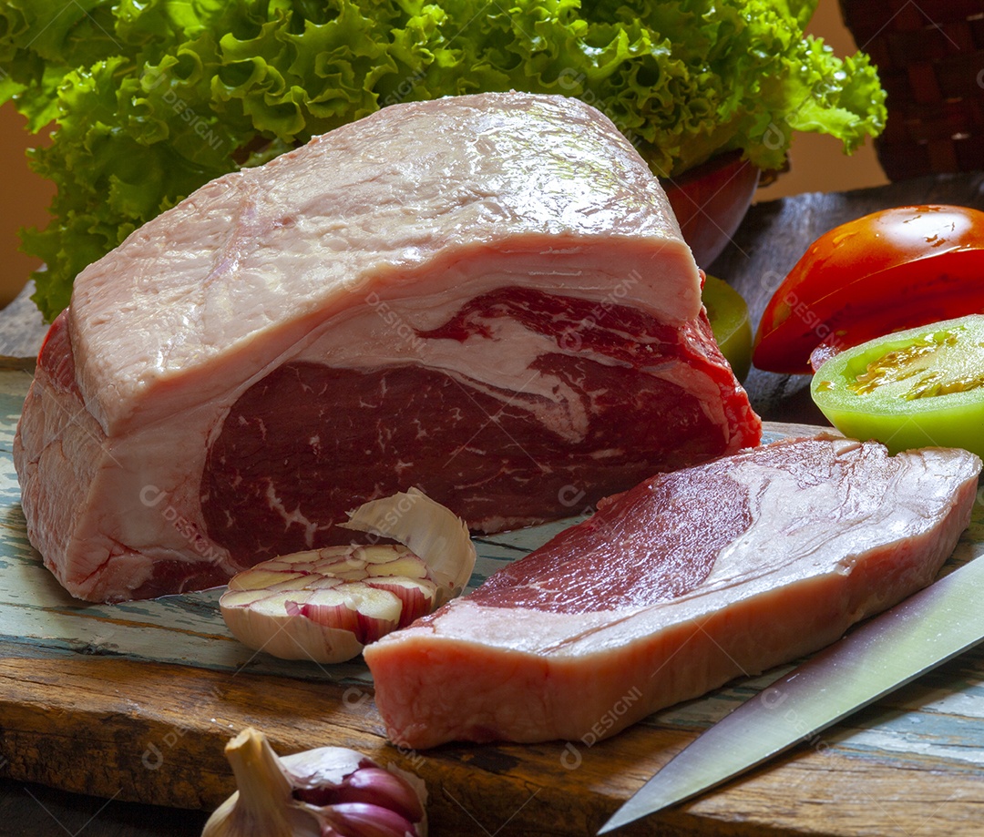 Bife de contrafilé cru fresco