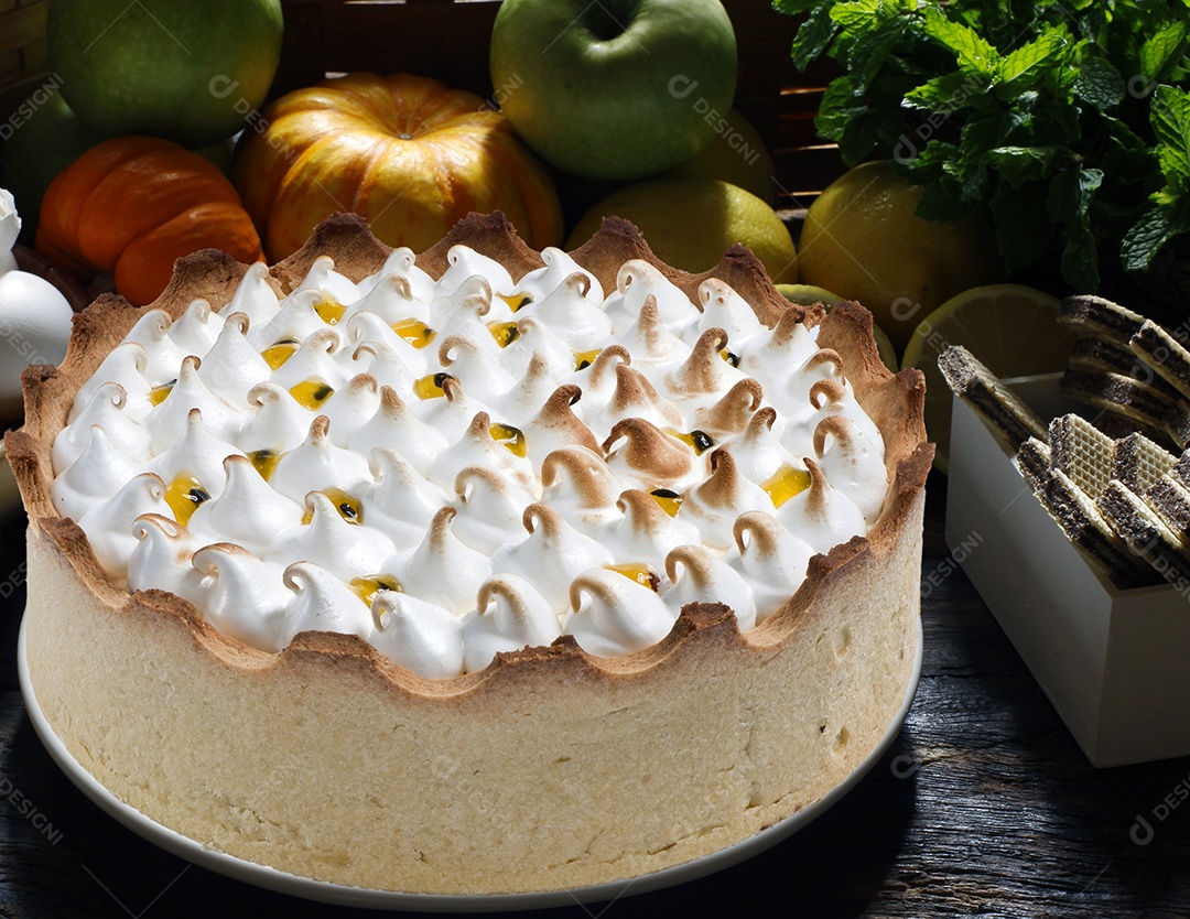 Torta doce de limão com chantilly