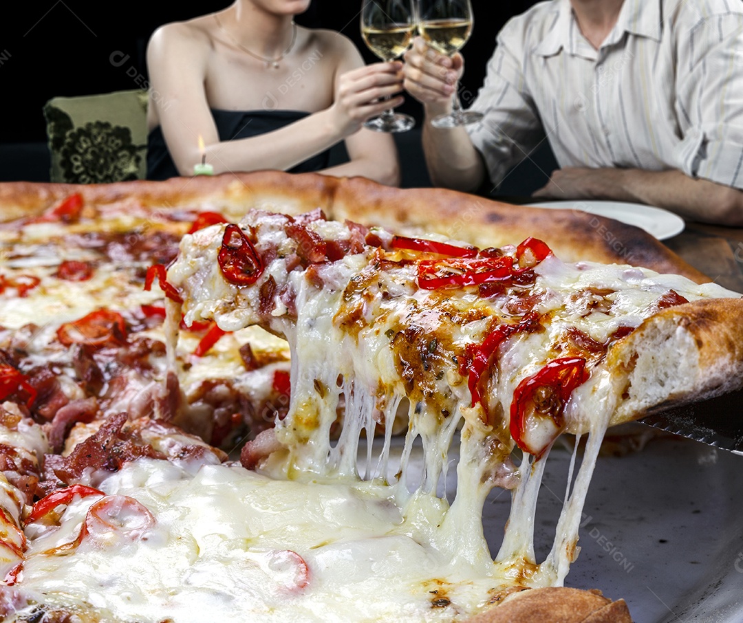 Pizza recheada bem queijuda