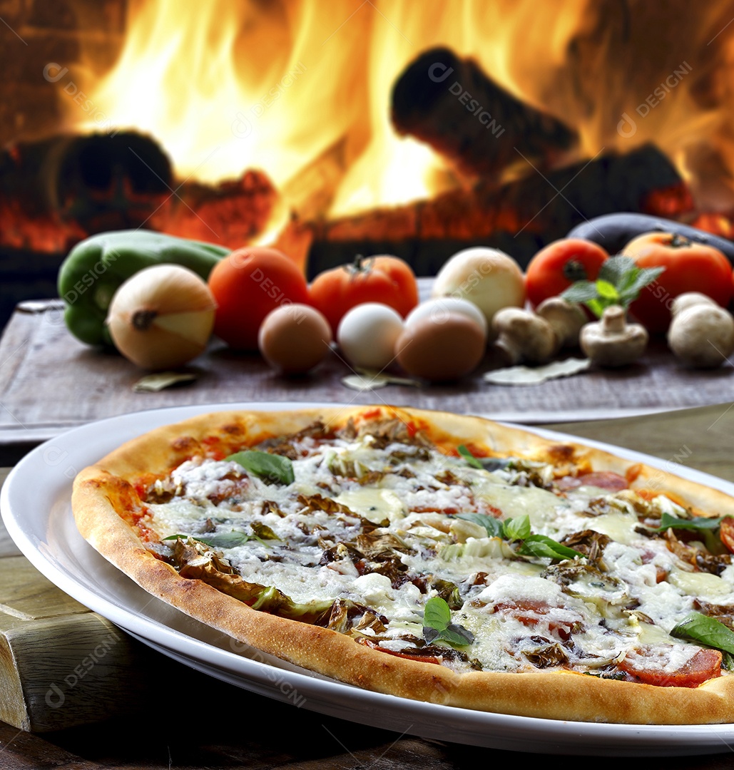 Pizza com muito queijo e carne