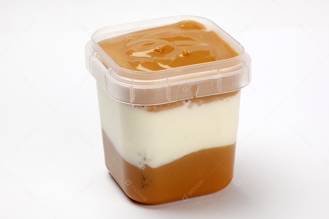 Bolo no pote sabor doce de leite e creme de baunilha