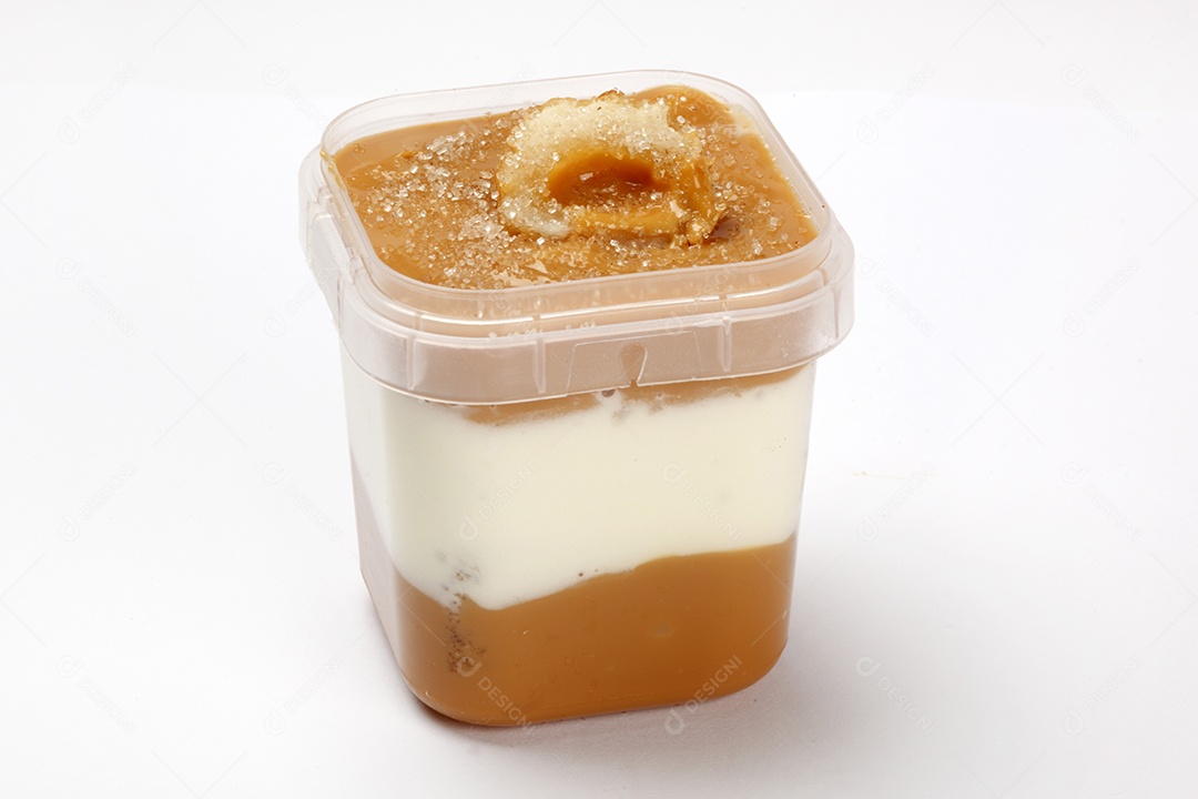 Bolo no pote transparente