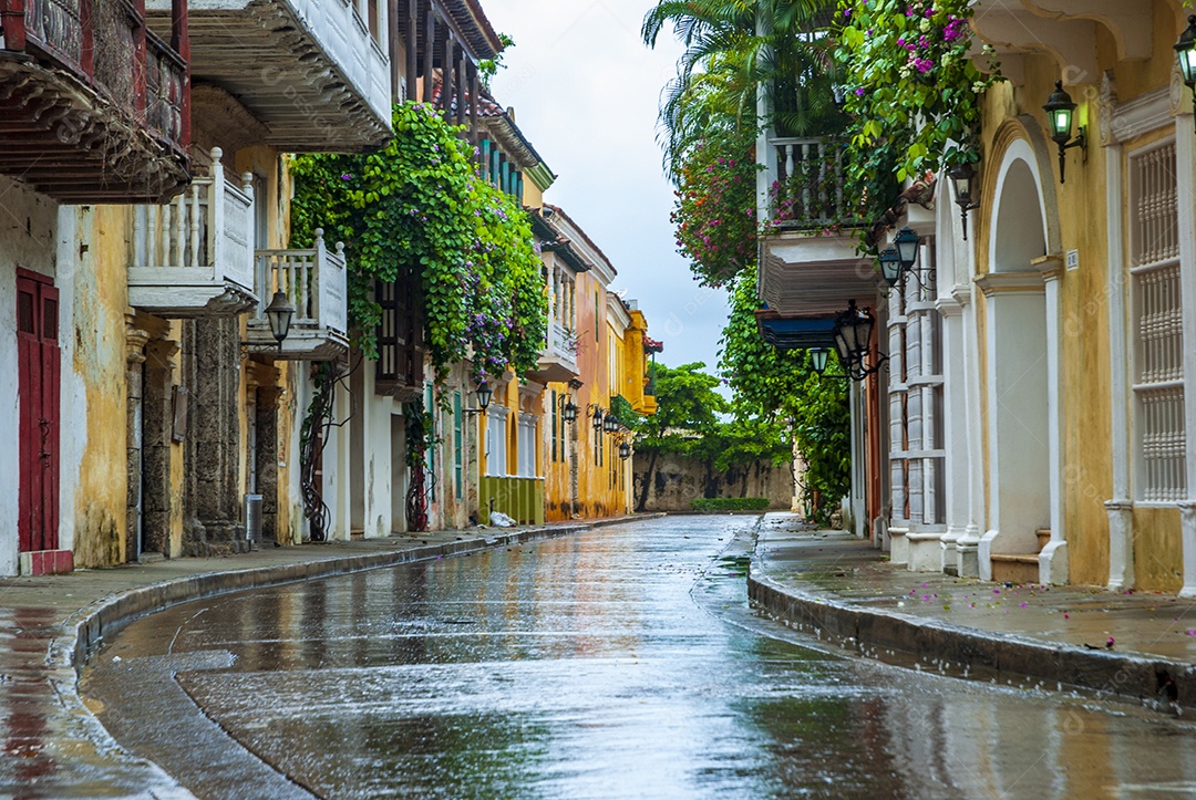 Vista de ruas e casas da cidade de cartagena