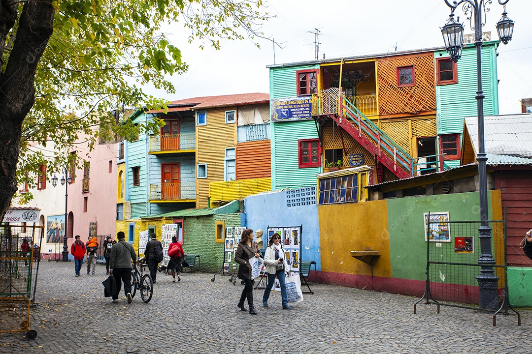 Casas coloridas na rua Caminito em La Boca, Buenos Aires