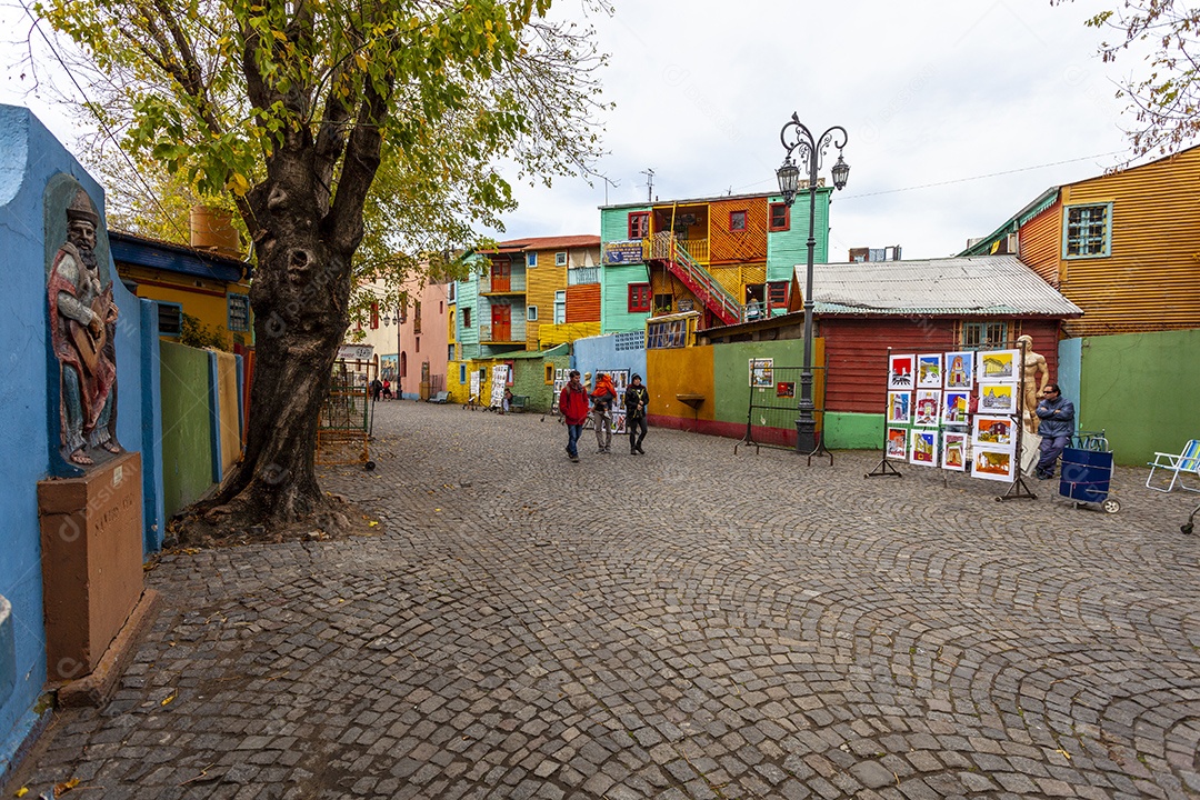 Casas coloridas na rua Caminito em La Boca, Buenos Aires