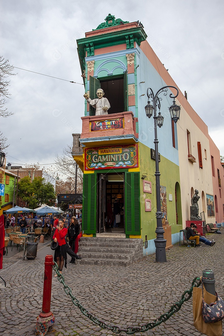 Casas coloridas na rua Caminito em La Boca, Buenos Aires