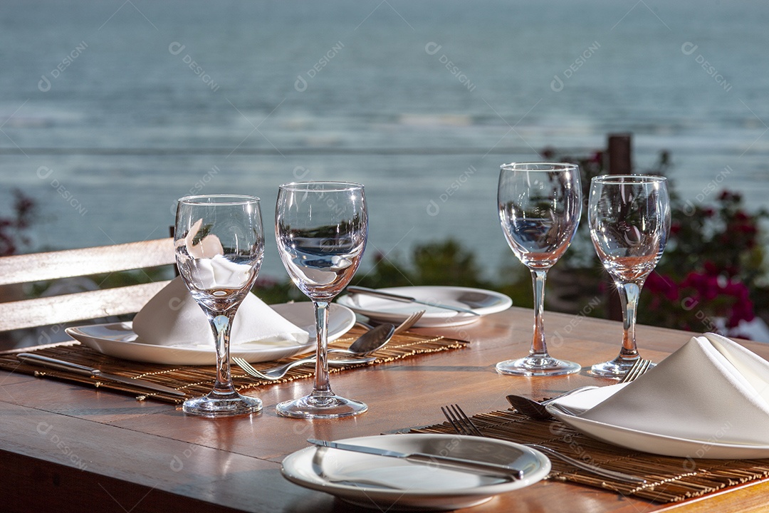 Arraial dAjuda é um distrito do município brasileiro de Porto Seguro, no litoral do estado da Bahia.