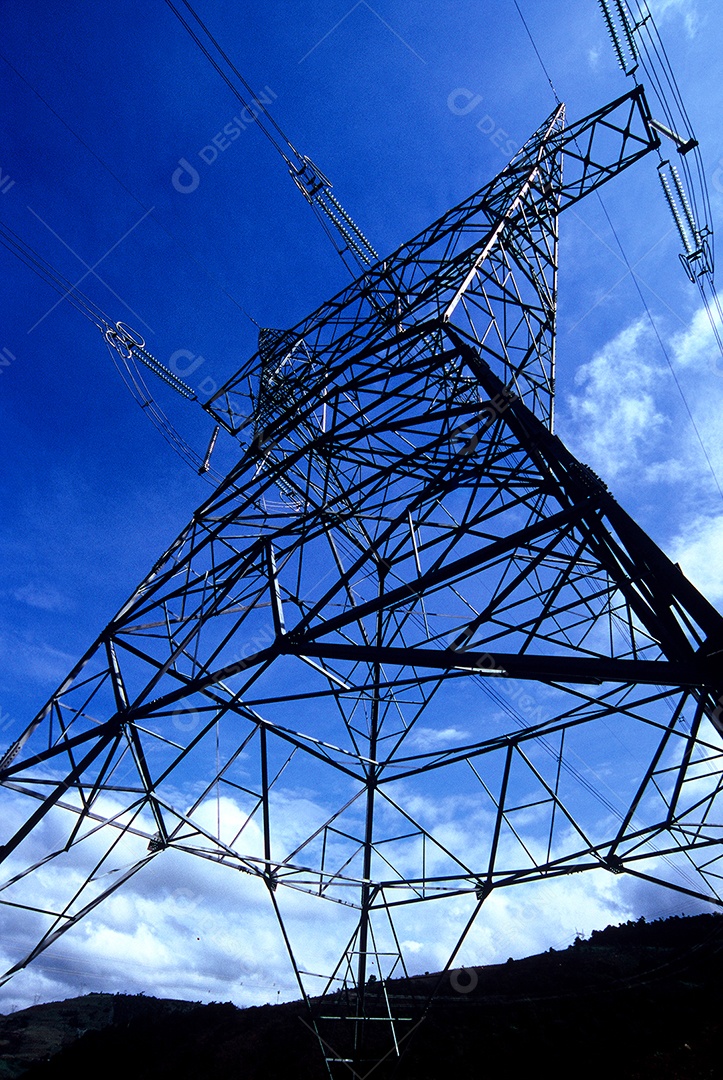 Torre de transmissão de energia