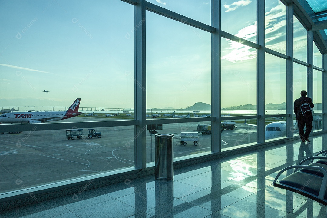 O aeroporto santos dumont é um aeroporto doméstico no Rio de Janeiro