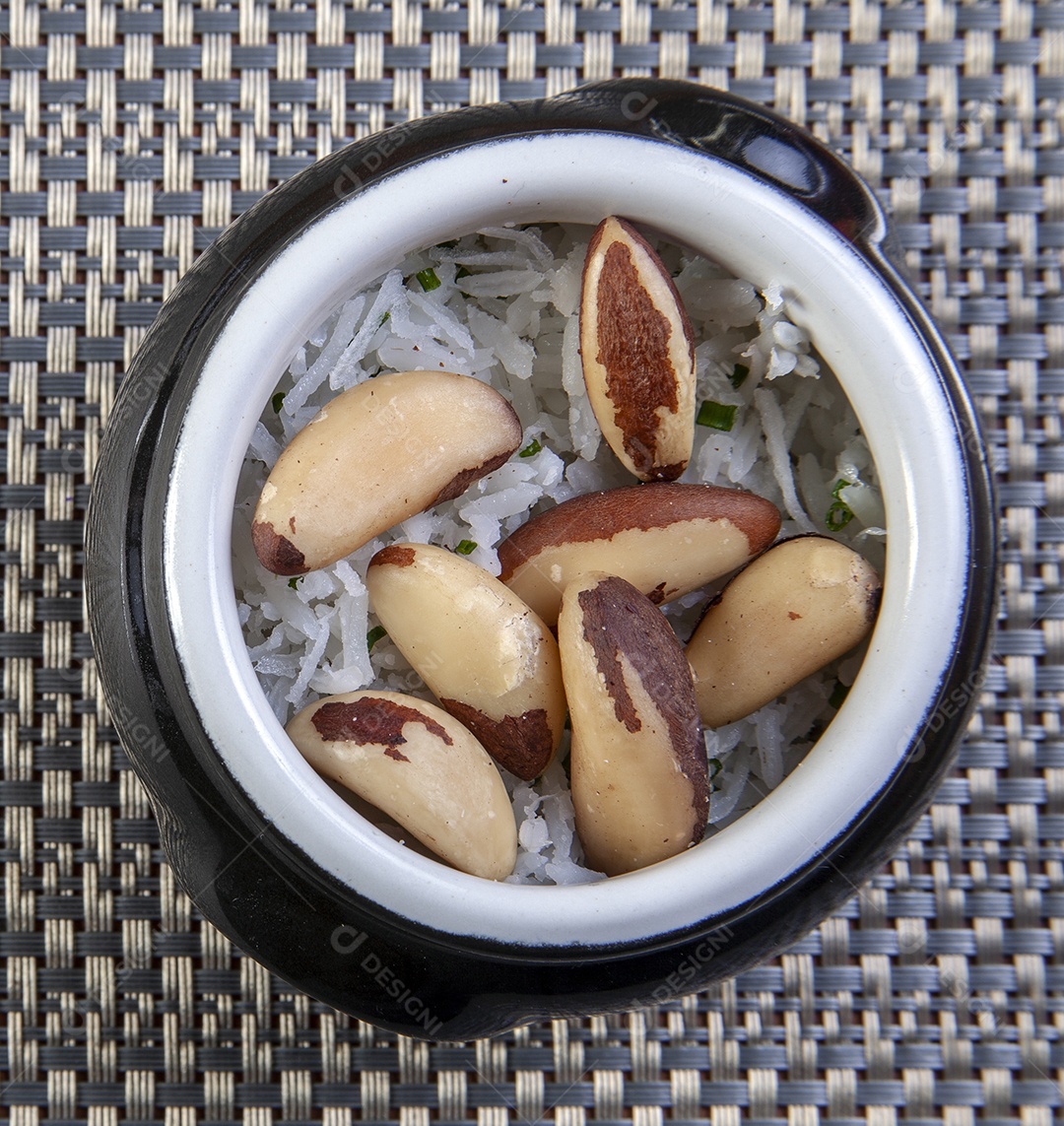 Castanhas do Pará em um prato