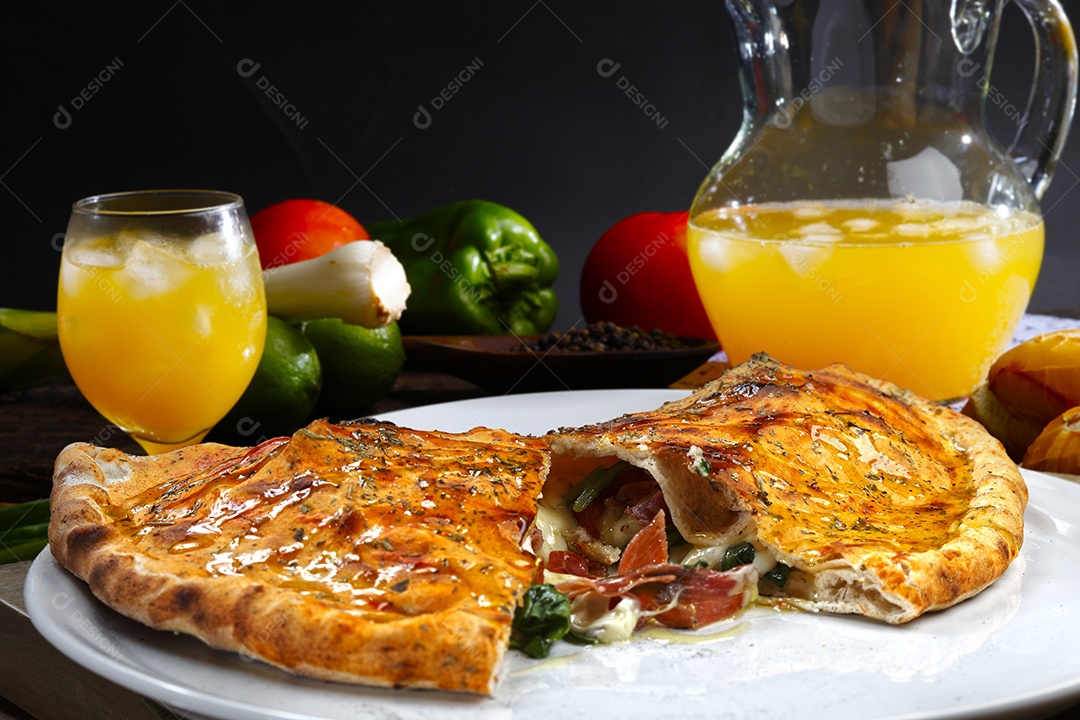 Deliciosa pizza calzone