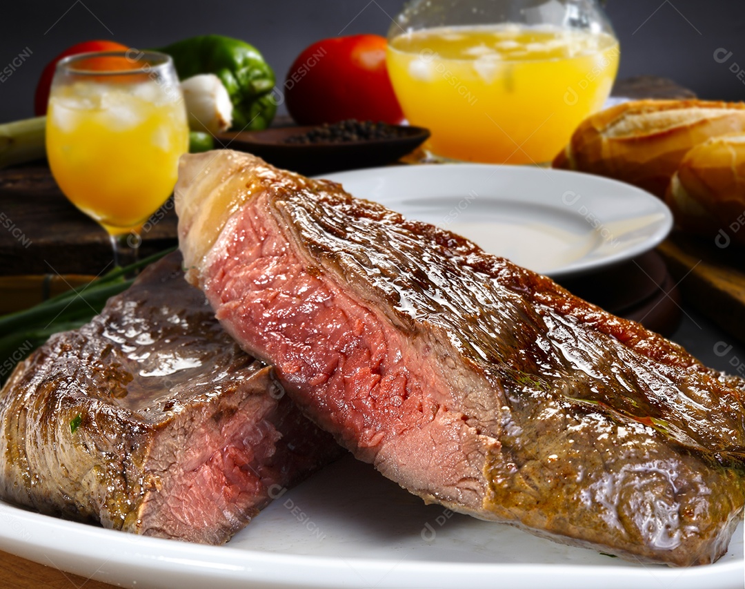 Carne grelhada ao ponto