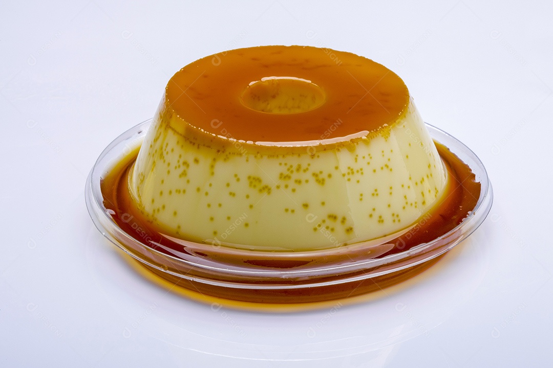 Pudim com calda de caramelo