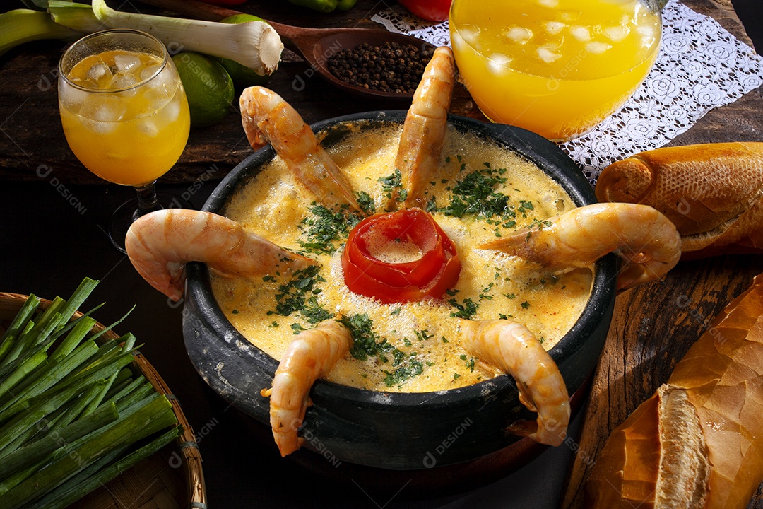 Moqueca cremosa de camarão delicioso