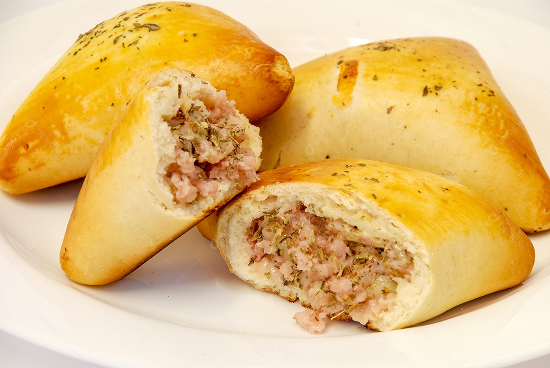 Salgado de presunto e queijo