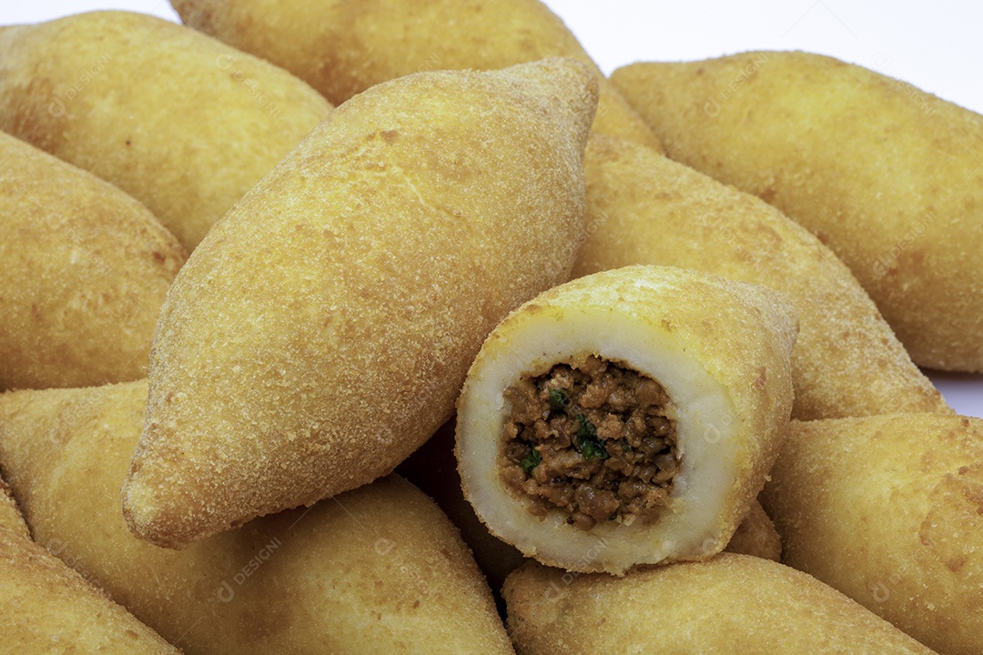 Lanche brasileiro pastel de carne