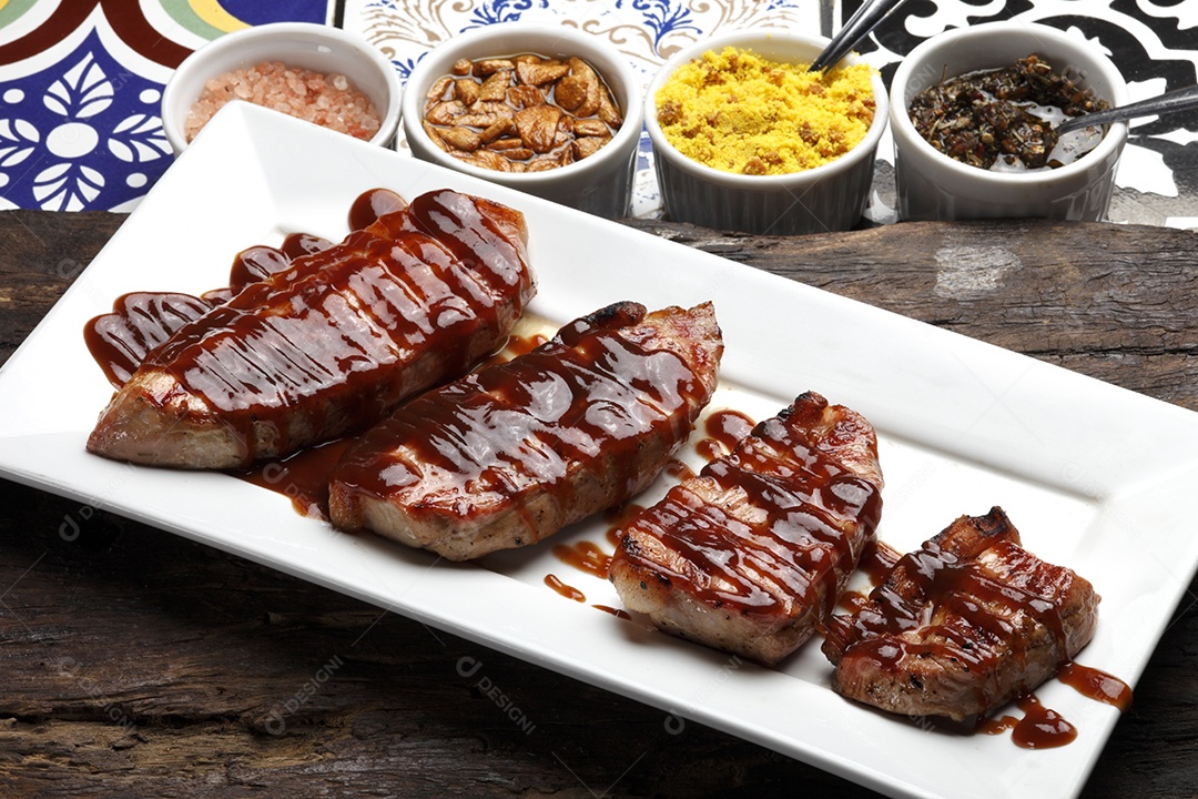 Bife de porco com molho barbecue