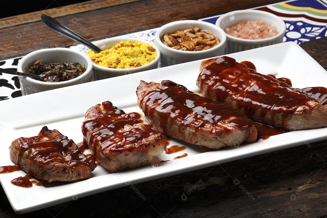 Bife de porco com molho barbecue
