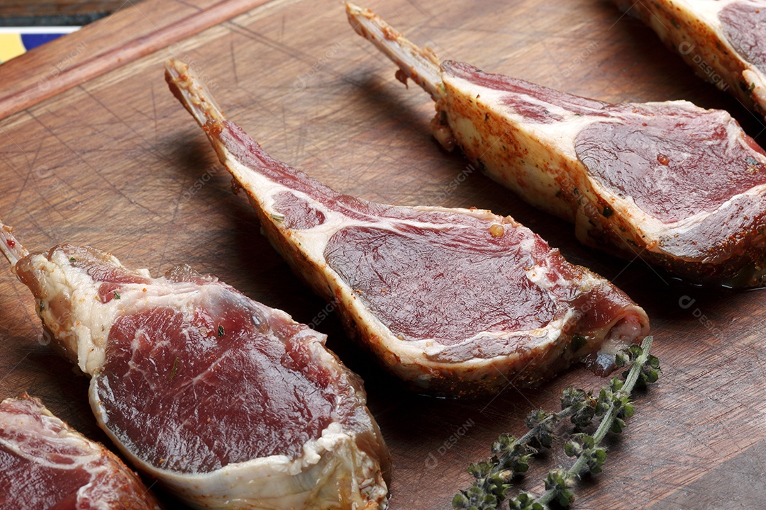 Costela de cordeiro crua