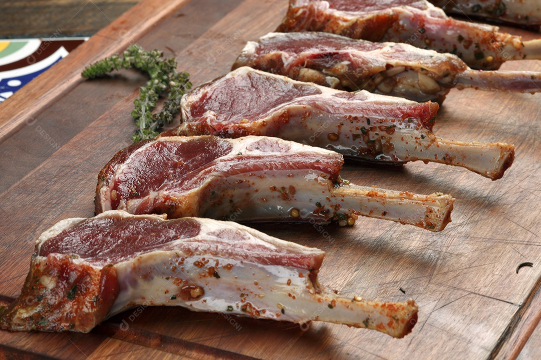 Costela de cordeiro crua