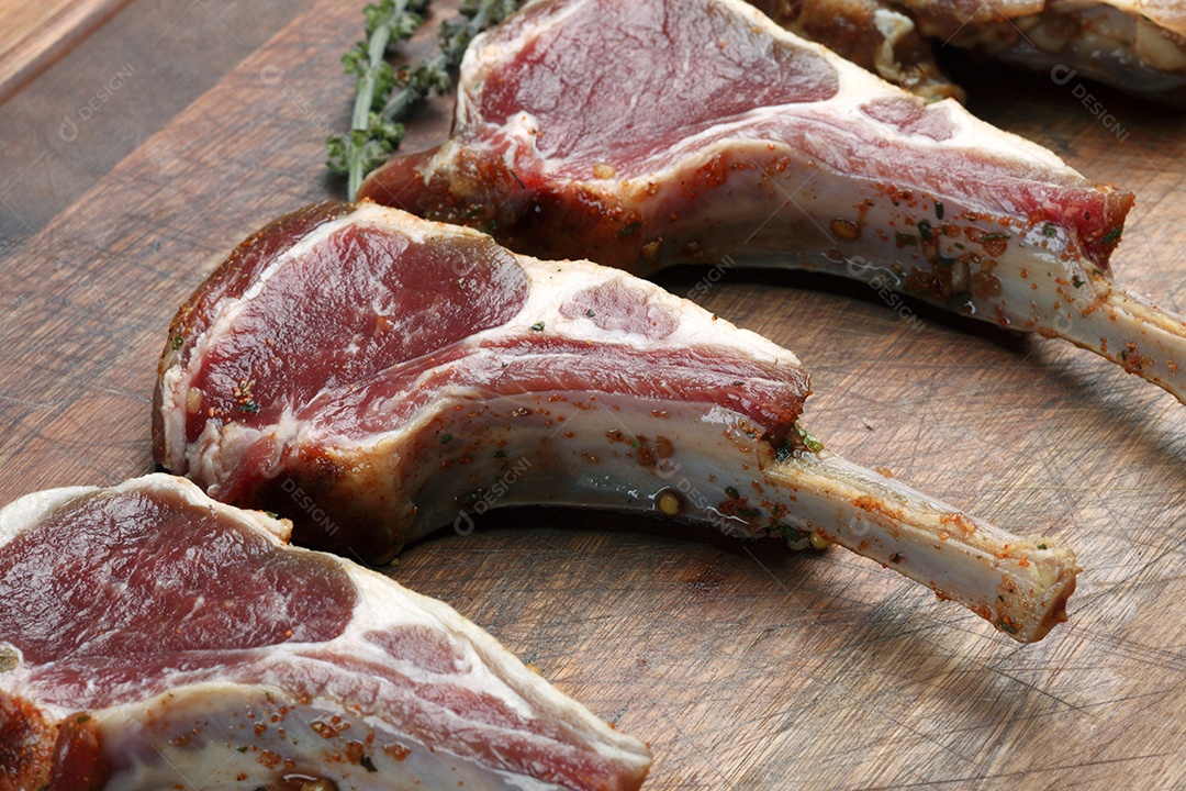 Costela de cordeiro crua