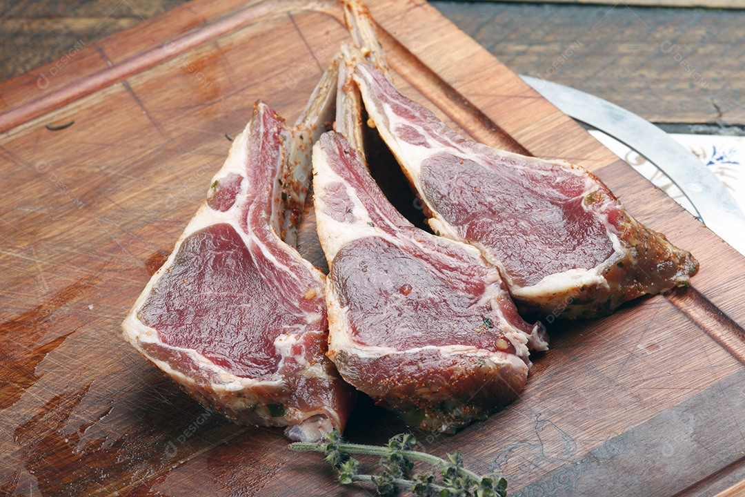 Costela de cordeiro crua
