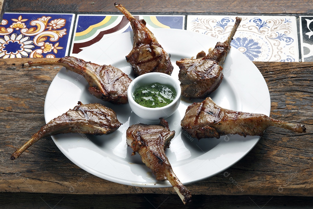 Costela assada com molho barbecue