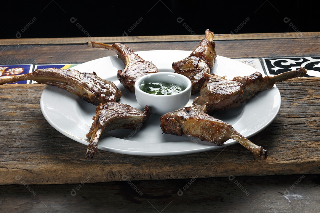 Costela assada com molho barbecue