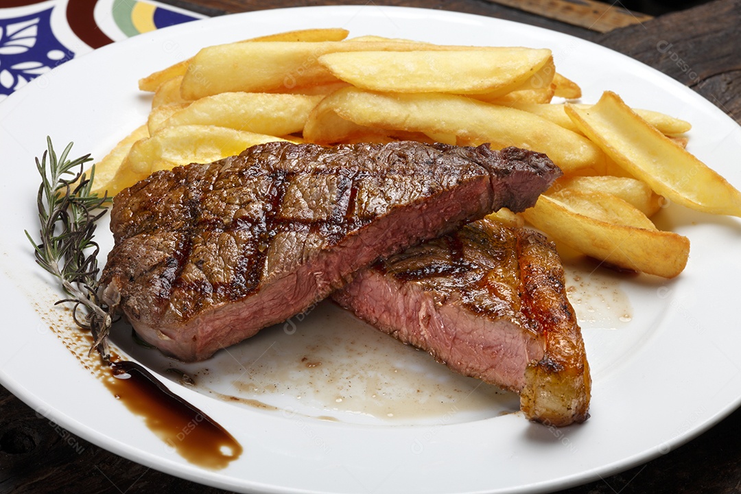 Picanha assada com batatas fritas