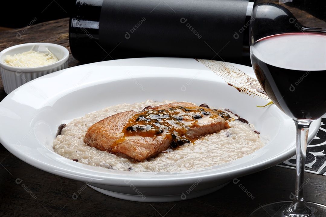 Risotto simples de arroz com peixe