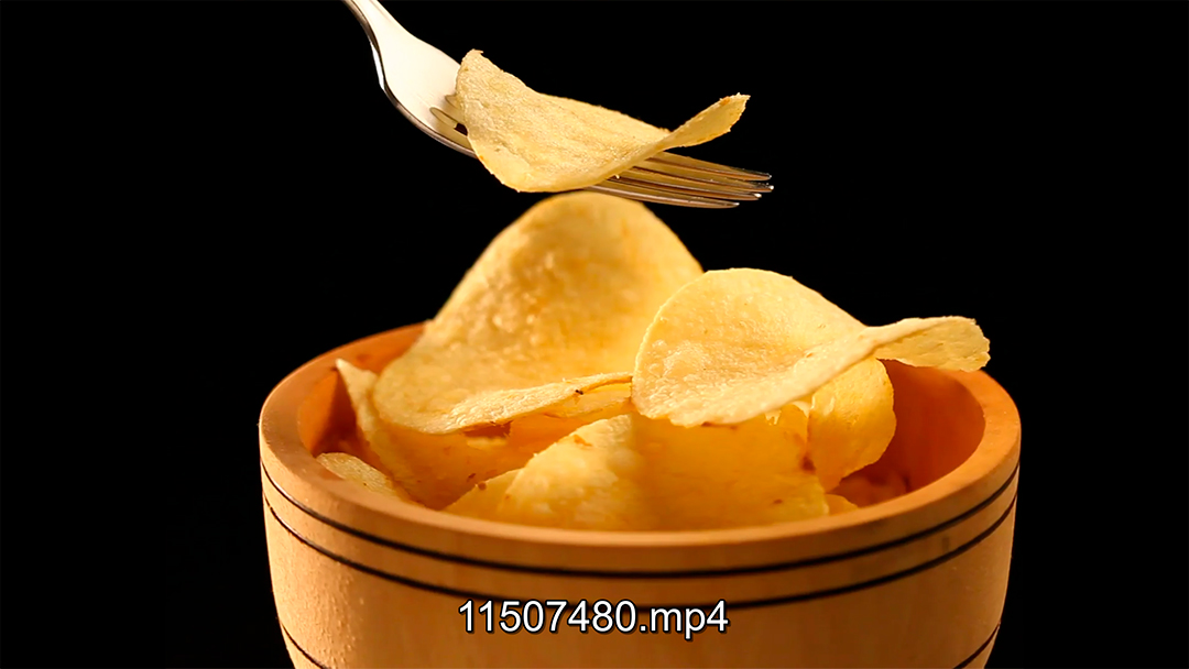 Batatas saborosas em uma tigela MOV