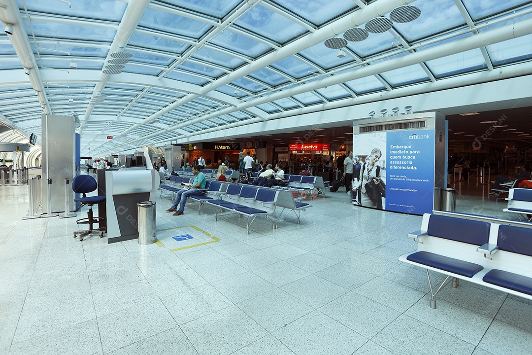 O aeroporto santos dumont é um aeroporto doméstico no Rio de Janeiro