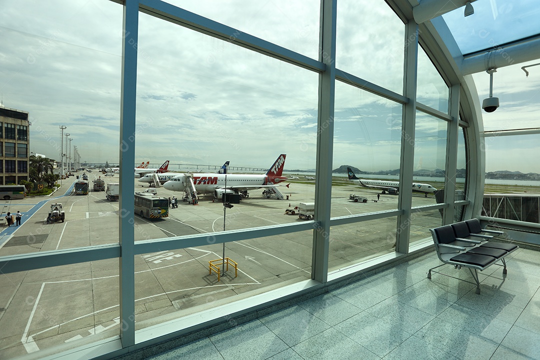 O aeroporto santos dumont é um aeroporto doméstico no Rio de Janeiro