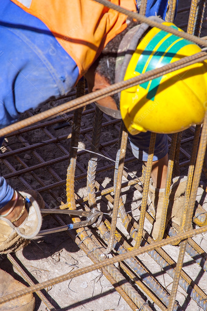 Canteiro de obras em andamento
