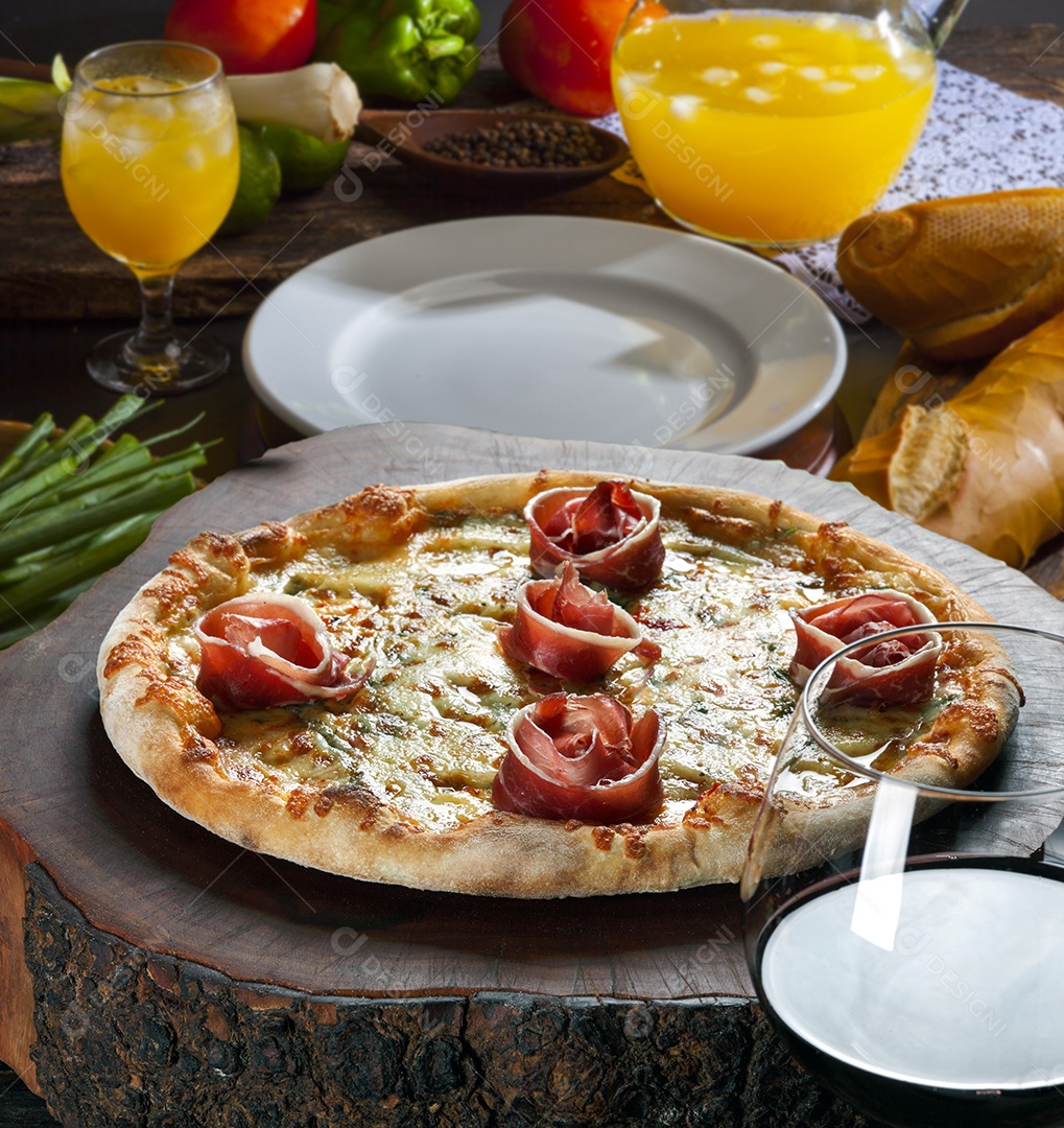 Pizza de presunto parma e queijo